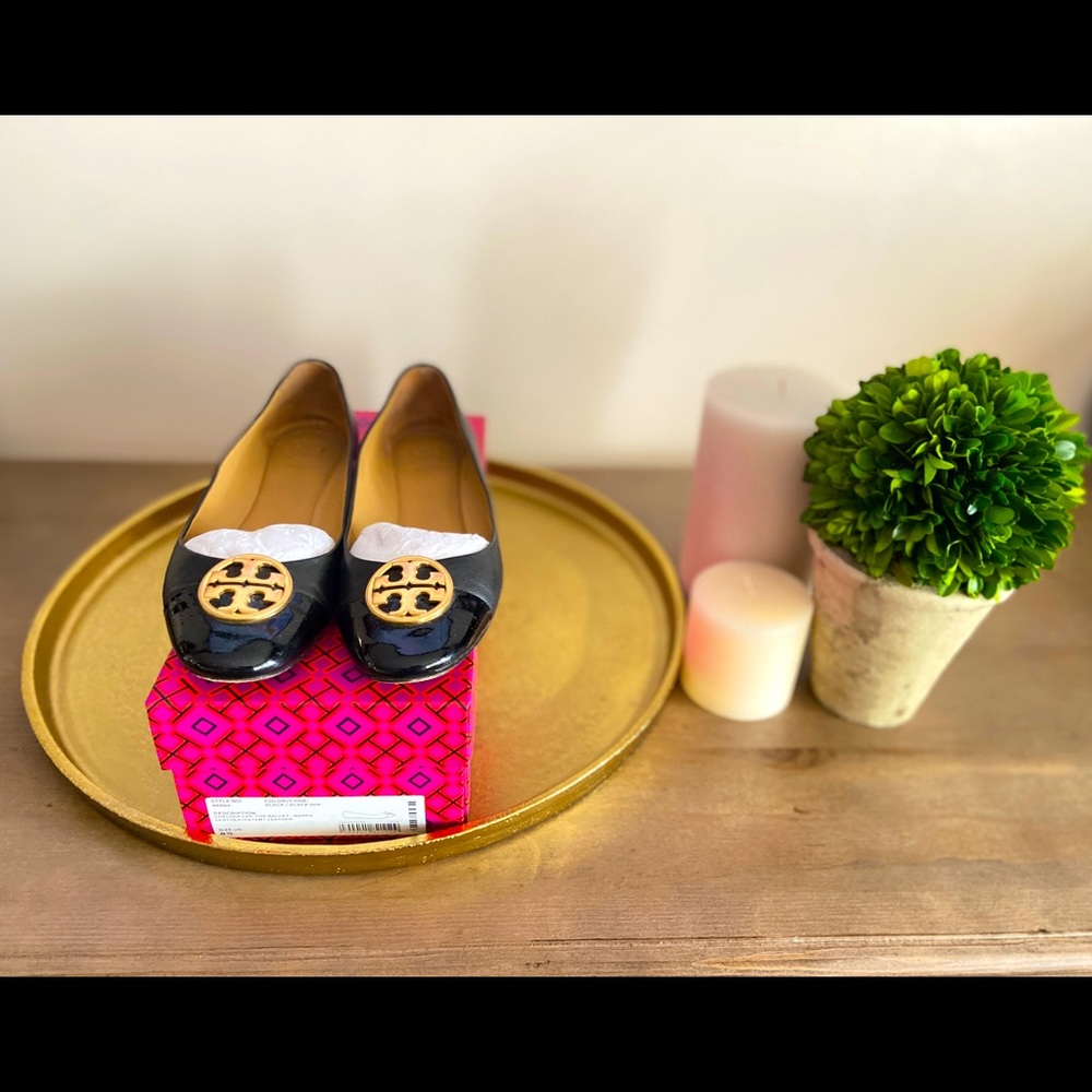 Black Tory Burch -Double ‘T’ Hardware- Flat